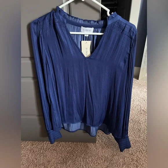 NWT Evereve Tally Satin Blouse - Medium - Blue - Picture 2 of 5